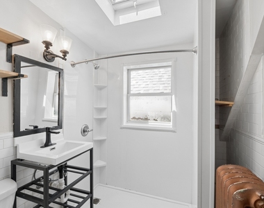 3542 N Albany Avenue - Photo Thumbnail 8