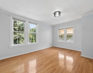 3542 N Albany Avenue - Photo Thumbnail 2