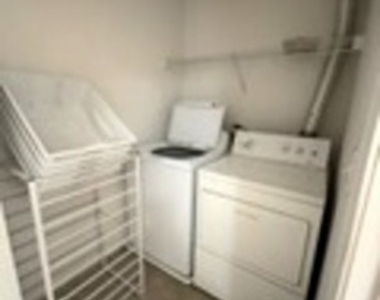 184 Southwicke Drive - Photo Thumbnail 13