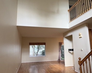 184 Southwicke Drive - Photo Thumbnail 2