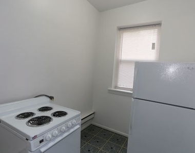 4513 N Malden Street - Photo Thumbnail 3