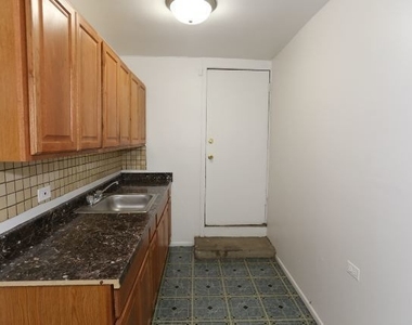 4513 N Malden Street - Photo Thumbnail 1