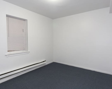 4513 N Malden Street - Photo Thumbnail 11