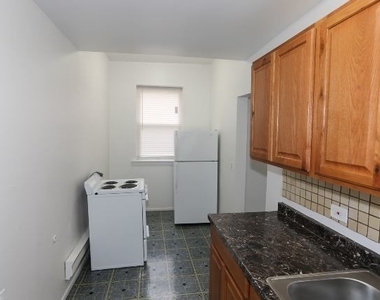 4513 N Malden Street - Photo Thumbnail 4