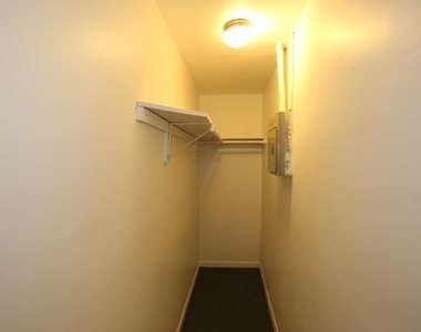 4513 N Malden Street - Photo Thumbnail 15