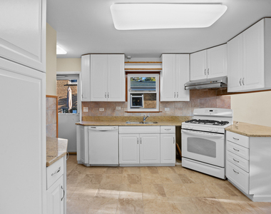 9752 Tripp Avenue - Photo Thumbnail 7
