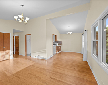 9752 Tripp Avenue - Photo Thumbnail 4