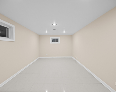 9752 Tripp Avenue - Photo Thumbnail 16