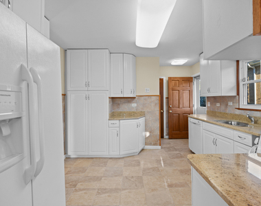 9752 Tripp Avenue - Photo Thumbnail 8