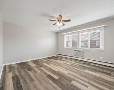 7834 95th Street - Photo Thumbnail 5