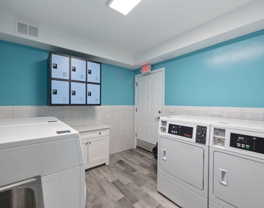 7834 95th Street - Photo Thumbnail 13