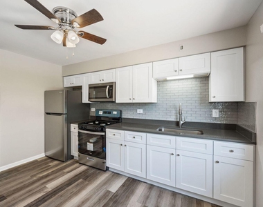 7834 95th Street - Photo Thumbnail 7