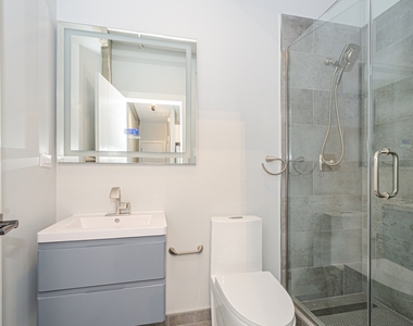 7645 N Sheridan Road - Photo Thumbnail 6