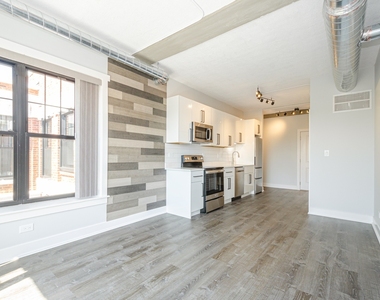 7645 N Sheridan Road - Photo Thumbnail 2