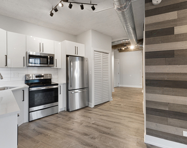 7645 N Sheridan Road - Photo Thumbnail 1