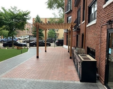 7645 N Sheridan Road - Photo Thumbnail 13