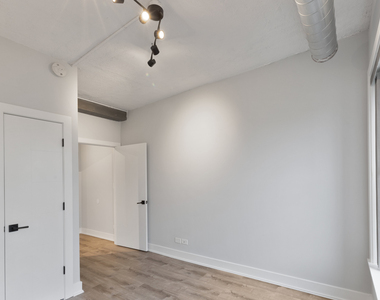7645 N Sheridan Road - Photo Thumbnail 8