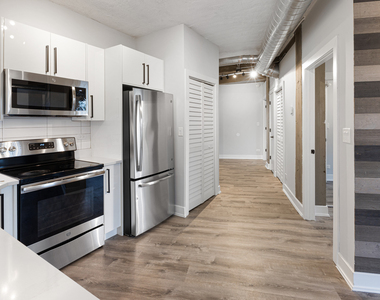 7645 N Sheridan Road - Photo Thumbnail 4