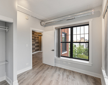 7645 N Sheridan Road - Photo Thumbnail 7