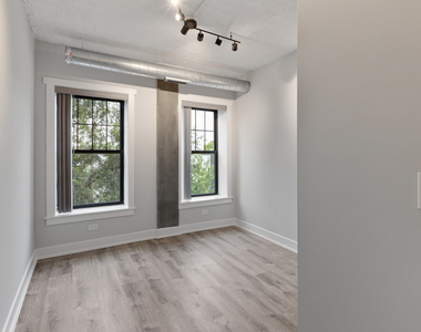 7645 N Sheridan Road - Photo Thumbnail 10