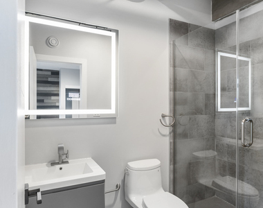 7645 N Sheridan Road - Photo Thumbnail 8
