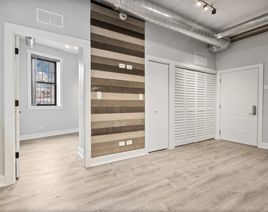 7645 N Sheridan Road - Photo Thumbnail 2
