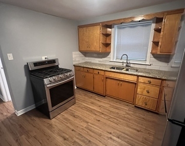 2918 W Marquette Road - Photo Thumbnail 3
