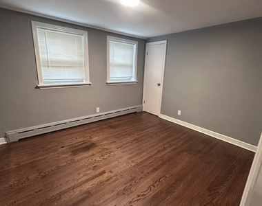 2918 W Marquette Road - Photo Thumbnail 4