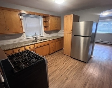 2918 W Marquette Road - Photo Thumbnail 2