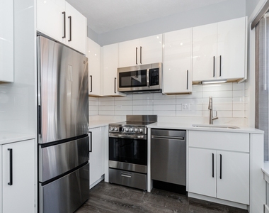7645 N Sheridan Road - Photo Thumbnail 2