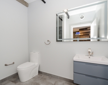 7645 N Sheridan Road - Photo Thumbnail 7