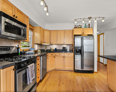 8536 Kedvale Avenue - Photo Thumbnail 6