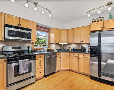 8536 Kedvale Avenue - Photo Thumbnail 7