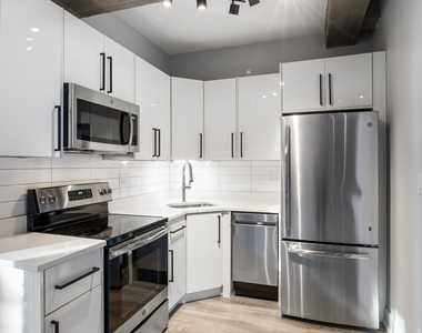 7645 N Sheridan Road - Photo Thumbnail 4