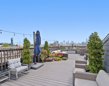 611 N Noble Street - Photo Thumbnail 23