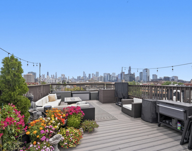 611 N Noble Street - Photo Thumbnail 1