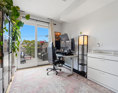 611 N Noble Street - Photo Thumbnail 10