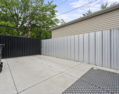 614 N Troy Street - Photo Thumbnail 23