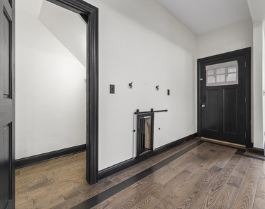 614 N Troy Street - Photo Thumbnail 22