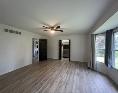 31109 Madison Street - Photo Thumbnail 6