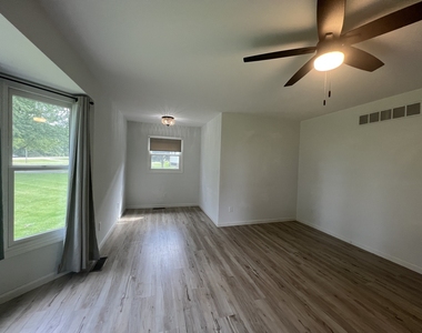 31109 Madison Street - Photo Thumbnail 4