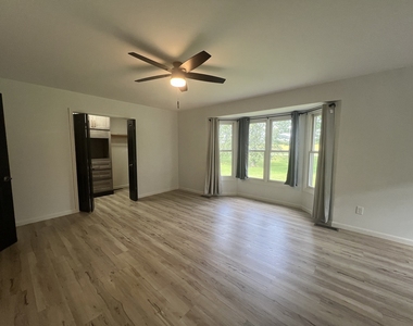 31109 Madison Street - Photo Thumbnail 5