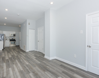 2821 W 25th Street - Photo Thumbnail 2