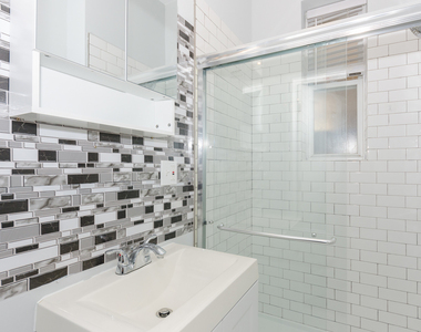 2821 W 25th Street - Photo Thumbnail 10