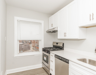 2722 W Rosemont Avenue - Photo Thumbnail 3