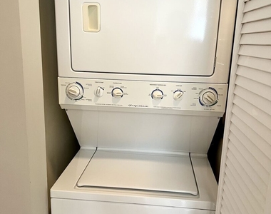2607 W Gunnison Street - Photo Thumbnail 12