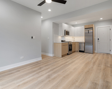 1556 W Juneway Terrace - Photo Thumbnail 6