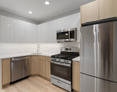 1558 W Juneway Terrace - Photo Thumbnail 4