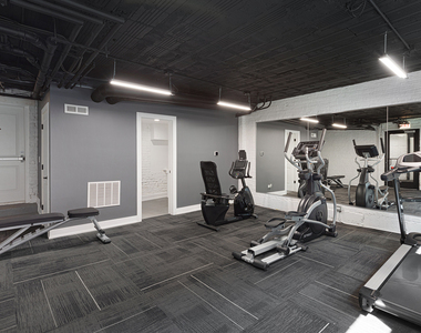 1558 W Juneway Terrace - Photo Thumbnail 12