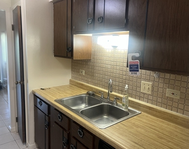 1852 S Anna Marie Drive - Photo Thumbnail 6